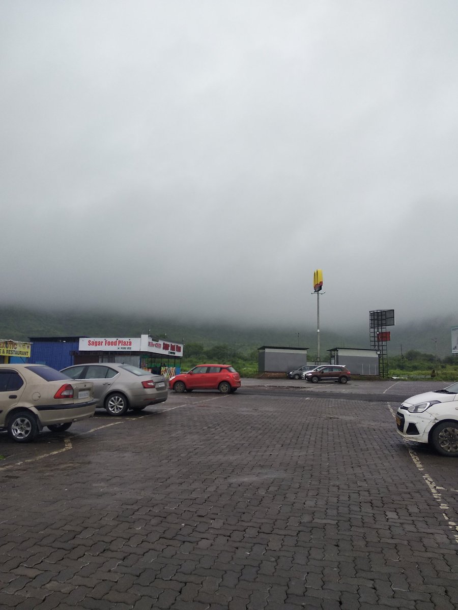 justamulgi's tweet photo. Yesterday on Mumbai Pune Expressway. #beautiful #skyfall #mumbaipuneexpressway https://t.co/M0z3ZOuamY