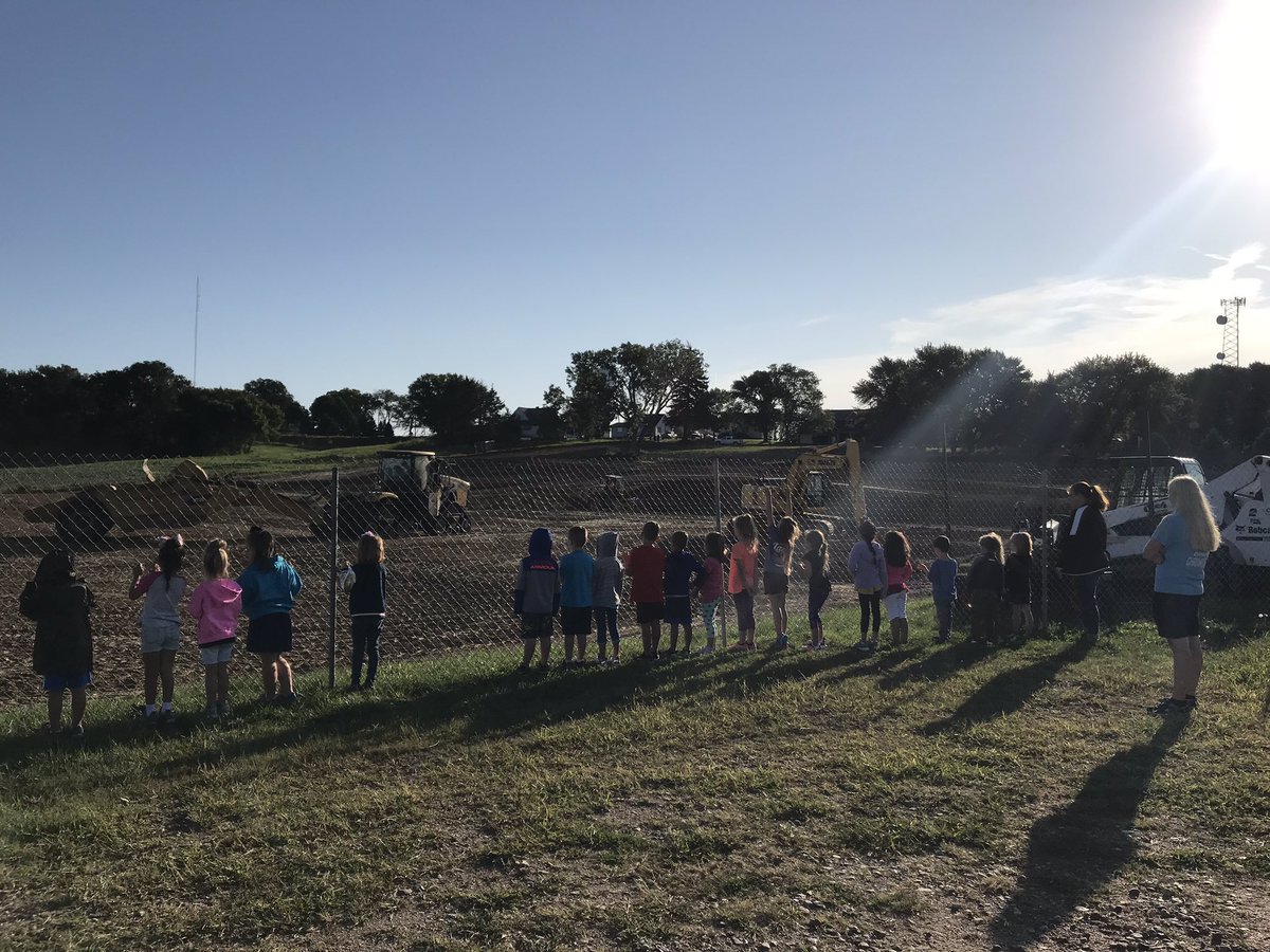 Kindergarten students getting a close look at the construction! #WeRLeigh
