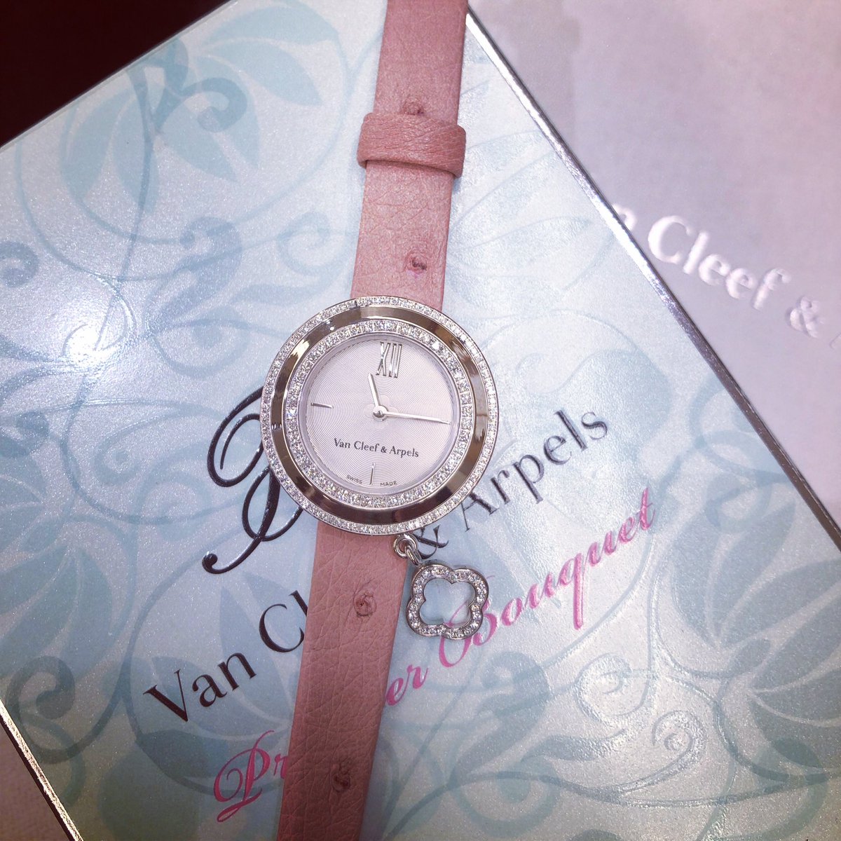 コレクションシバ Twitterren コレクションシバです Van Cleef Arpels チャームミニウォッチ コレクションシバ 本厚木 ヴァンクリーフアーペル ハイブランド 時計好きな人と繋がりたい お洒落さんと繋がりたい お洒落女子 オーストリッチ K18wg 欲しい