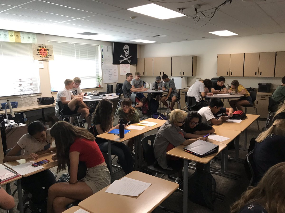 jasonallenRHS's tweet photo. Week 1 in Bomberville: lots of collaboration and creating relationships—a great start to #720days! #rhsteach https://t.co/eFg3nAB2hi