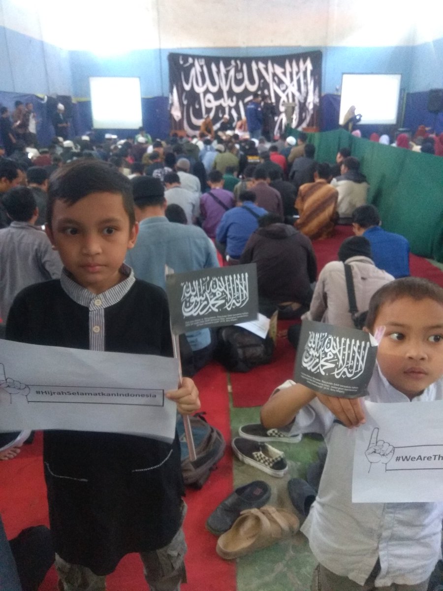 abu_dadang's tweet photo. #HijrahSelamatkanIndonesia
#HijrahMenujuSyariahKaffah
#Muharram1441
#WeAreTheWorldKhilafah https://t.co/58aDOm913U