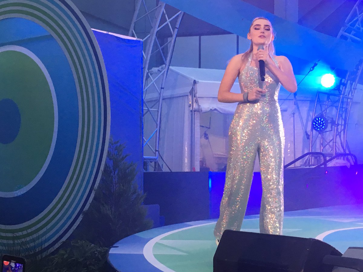 timcuffman's tweet photo. The face you make when you are watching your favorite artist perform...5ft in front of you.  @ImMegDonnelly @radiodisney https://t.co/BV00cfgfXr