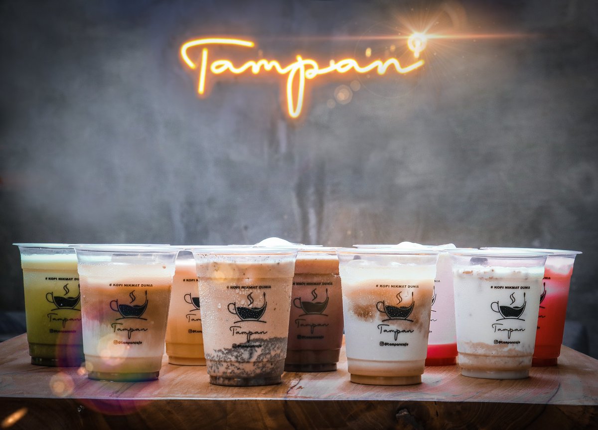 tampancafe's tweet photo. bingung hari ini mau kemana ? 
mending ke #tampancafe aja 😍

tempatnya nyaman dan santai yang bisa bikin anda betah dan
anda juga bisa menikmati berbagai menu spesial kami , salah satunya tampan coffee ,"kopi nikmat dunia" ini tersedia dengan berbagai varian rasa https://t.co/YobOY9doQj