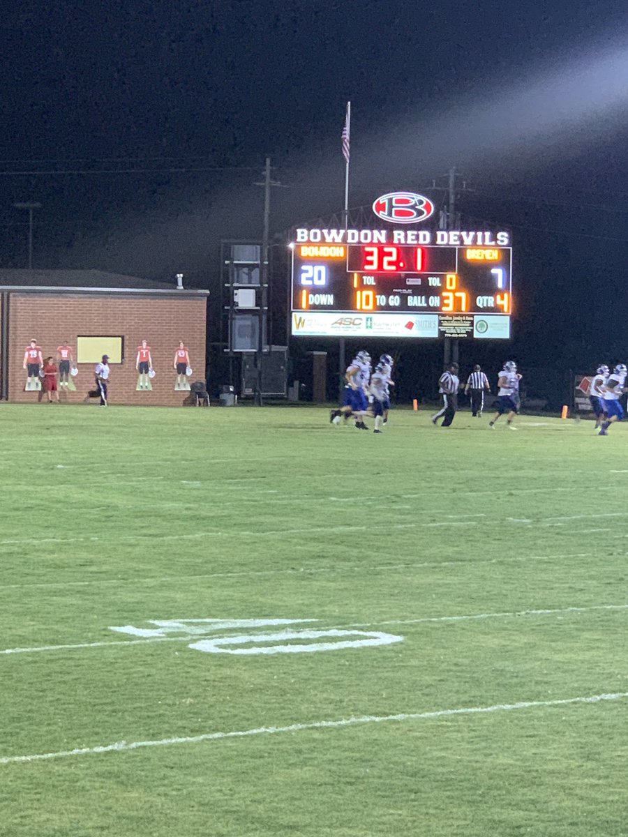bowdonstudents1's tweet photo. BLUE WHO?? Congratulations to the REAL DEVILS tonight on our sweet sweet victory over the other devils. @High5Sports @GradickSports #realdevilsarered https://t.co/L9GaNi6PY9