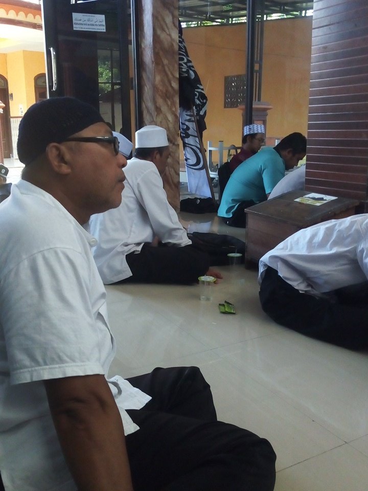 GrosirSuwur's tweet photo. Syariah Islam akan selamatkan Indonesia, Dunia bahkan Alam semesta #HijrahSelamatkanIndonesia #WeAreTheWorldKHILAFAH #TinggalkanLiberalismeLawanKomunisme #HijrahSelamatkanIndonesia #HijrahMenujuSyariahKaffah #DJAT https://t.co/2ZW7y2Wn3z
