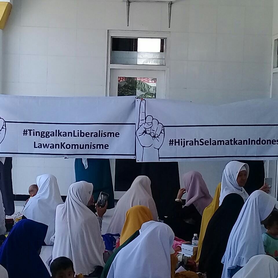 Awan__Hujan's tweet photo. TABLIGH AKBAR Peringatan Tahun Baru Hijriyah 1 Muharram 1441 H.  Di Kabupaten Pamekasan Madura

#HijrahMenujuSyariahKaffah
#HijrahSelamatkanIndonesia
#TinggalkanLiberalismeLawanKomunisme
#WeAreTheWorldKHILAFAH
#Muharram1441HMadura
#Muharram1441HPamekasan https://t.co/2psB03T41A