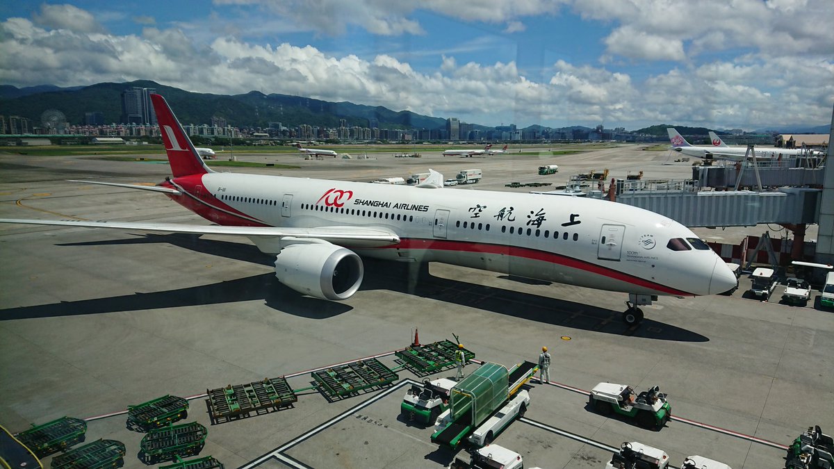 Uzivatel Ja Hsun Na Twitteru 上海航空 Boeing787 9 松山機場 飛機 飛行機 Planespotting Aircraftspotting Tsa 松山空港 台北空港 上海航空 Boeing787 波音787 87
