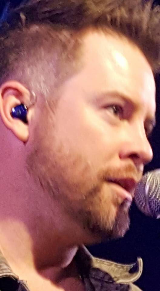 NyCArole426's tweet photo. Saved the Best For Last ❤️ #FB2017  @thedavidcook lovin his audience !! @theTroubadour, California Photo creds #JulieJondall https://t.co/uZdDQ2Jxd3