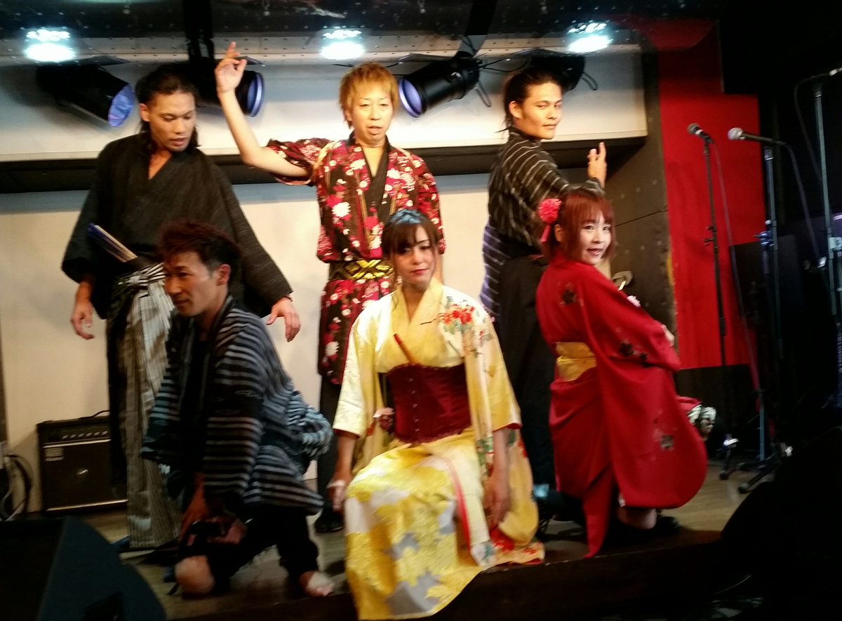 RIKA5213's tweet photo. 8月31日

日ノ出町C'est la vie

Bee'sKneeSなりよ

今日も最前ではしゃいできた

6人だと舞台きっつきつなりね(笑)

もっと歌ってほし��ったなり

叫びすぎて喉が痛いなりよ…

#BKS https://t.co/YeWa3tjnsU