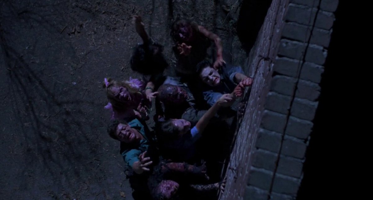 RavenLunachick's tweet image. Does anyone else think of #NightOfTheDemons (1988) when they watch this movie too?!! #HellNight #LindaBlair #MutantTheater #MutantFam #horrorfam #HorrorMovies #80sHorror