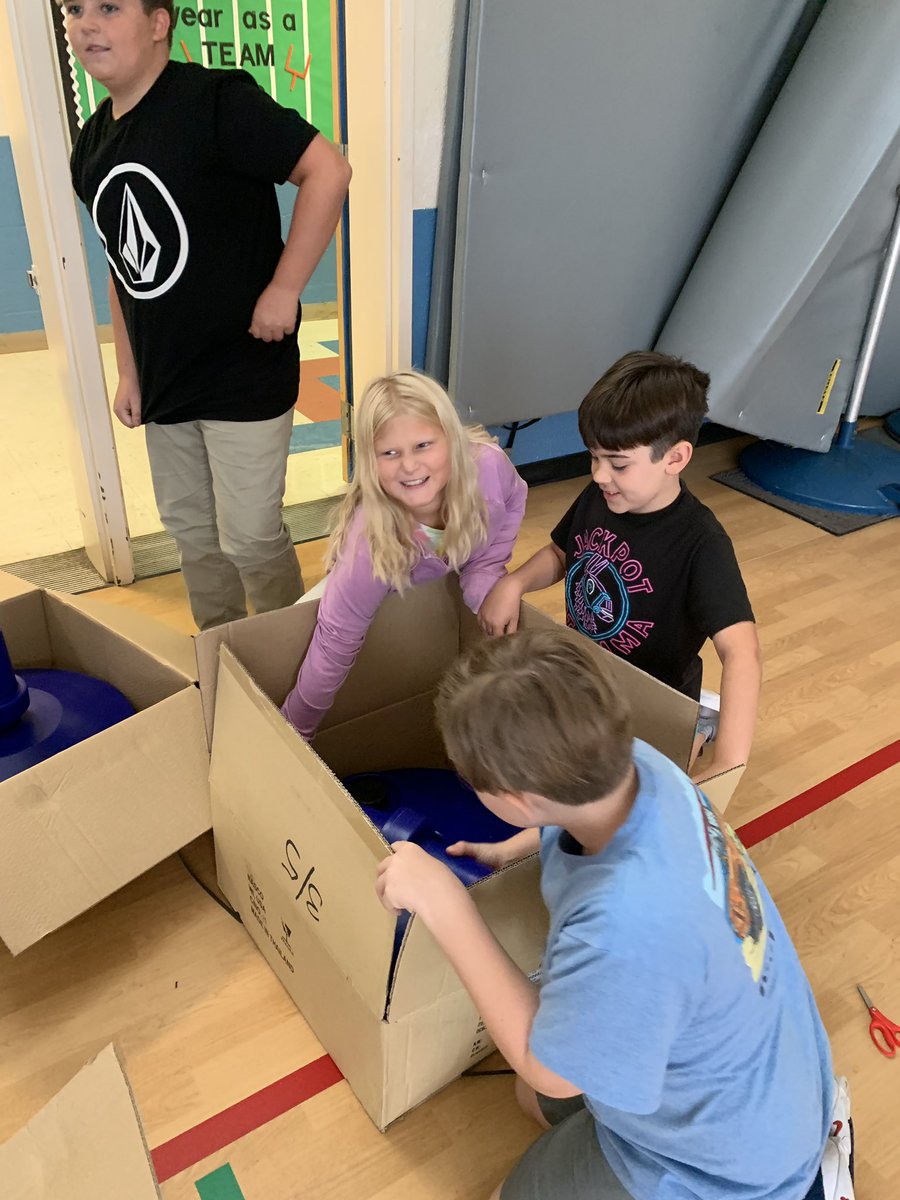 cgreschak1's tweet photo. Kids were super excited to get new equipment this week!!! #CES #CurrituckK12 #PhysEd https://t.co/pzFvBIgTlt