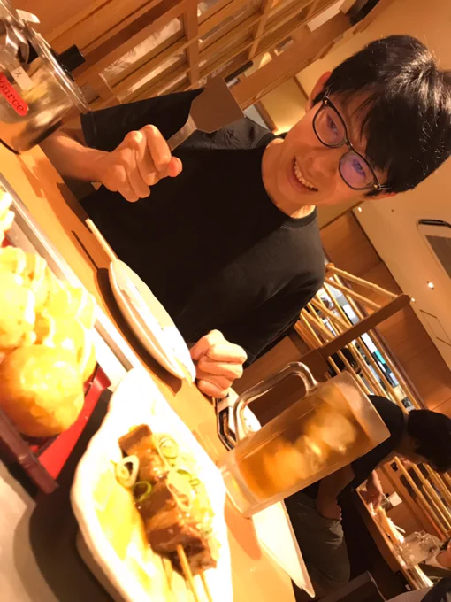 大阪到着っ!
ちょっとづつ美味しいモノを♪
食べ歩こうの巻^^ 