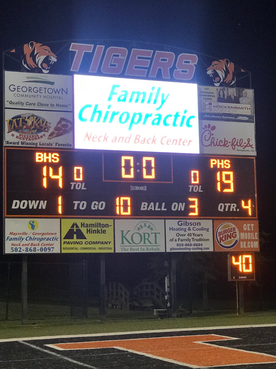 MChandlerEsq's tweet photo. My #snagsquad played their guts out @phelps__1 @kpoe_8 @n1ckkeeton @Devinhall0 @Harris_Phelps1 @JonahPorter12 #wideoutsrideout @PaintsvilleFB #worksnotfinished https://t.co/B6erRTlmaC