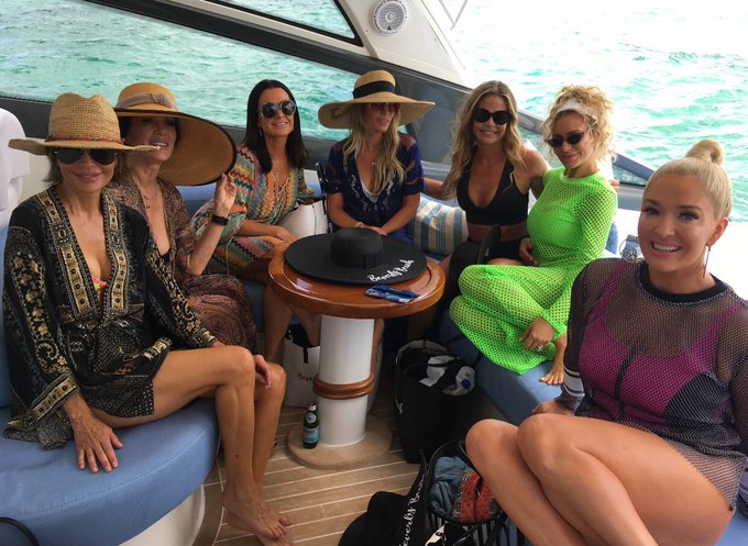 Anyone remember my first trip last August with these lovely ladies and I packed all the wrong clothes<a href="/tag/bahamas"class="tags"><span>#bahamas</span></a><a href="/tag/fbf"class="tags"><span>#fbf</span></a><a href="/tag/rhobh"class="tags"><span>#rhobh</span></a>