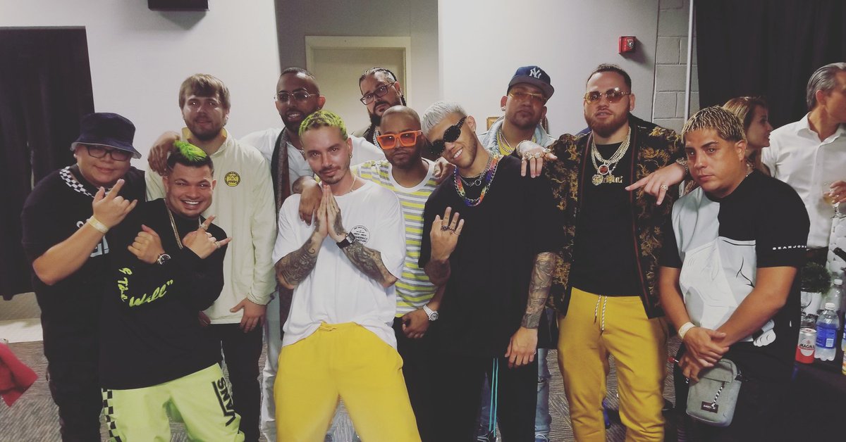 guelosuperstar's tweet photo. Con el verdadero combo de #ARCOIRIS 🌈 @jbalvin @jowellgram @randynotagram @jhaycortez @mikywoodz @milliano.official @noahassad @_eladiocarrion  FELICIDADES PARCERO USTED ES DE PUERTO RICO YA!!! QUE VIVA EL REGGAETON #unionPoderosa https://t.co/M6tVQTEwli
