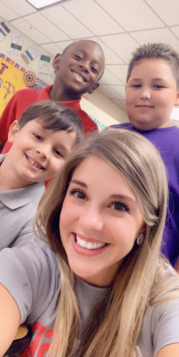 KJOsborn3's tweet photo. Guess what happens when you follow expectations in class? You get to eat with the teacher! ๐ #LunchBuddies #PositiveReinforcement #ClassroomRewards #TicketPull๐ฌโค๏ธ https://t.co/MY36HD41YF