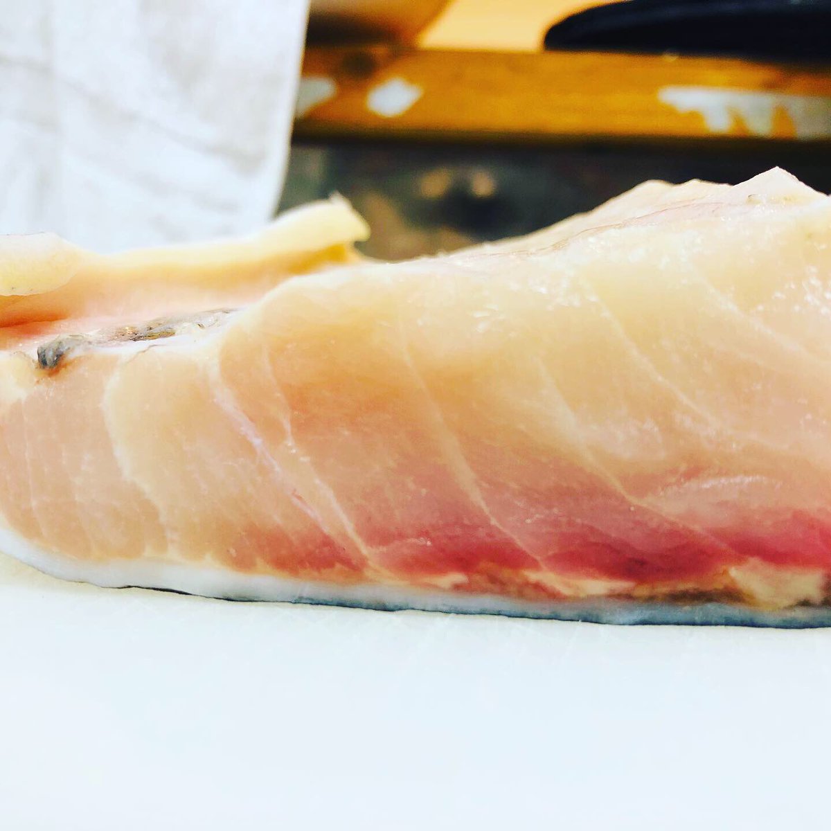 パルパル 熊本天草直送 熟成魚 熟成6日目 シマアジ刺 熟成6日目 チョウザメ刺 今年の5月に初めて熟成魚を食べてとても感動し なんとか仕入れられないかといろいろ探し やっと手に入れることが出来ました 熟成すると新鮮なお刺身のコリコリ感はなくなり パルパル 熊本天草直送 熟成魚 熟成6日目 シマアジ刺 熟成6日目 チョウザメ刺 今年の5月に初めて熟成魚を食べてとても感動し なんとか仕入れられないかといろいろ探し やっと手に入れることが出来ました 熟成すると新鮮なお刺身のコリコリ感はなくなり