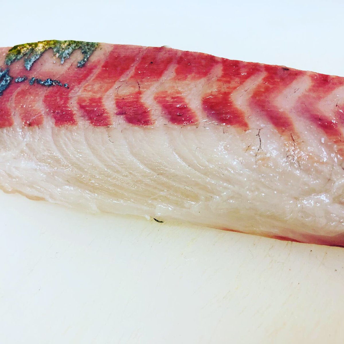 パルパル 熊本天草直送 熟成魚 熟成6日目 シマアジ刺 熟成6日目 チョウザメ刺 今年の5月に初めて熟成魚を食べてとても感動し なんとか仕入れられないかといろいろ探し やっと手に入れることが出来ました 熟成すると新鮮なお刺身のコリコリ感はなくなり パルパル 熊本天草直送 熟成魚 熟成6日目 シマアジ刺 熟成6日目 チョウザメ刺 今年の5月に初めて熟成魚を食べてとても感動し なんとか仕入れられないかといろいろ探し やっと手に入れることが出来ました 熟成すると新鮮なお刺身のコリコリ感はなくなり