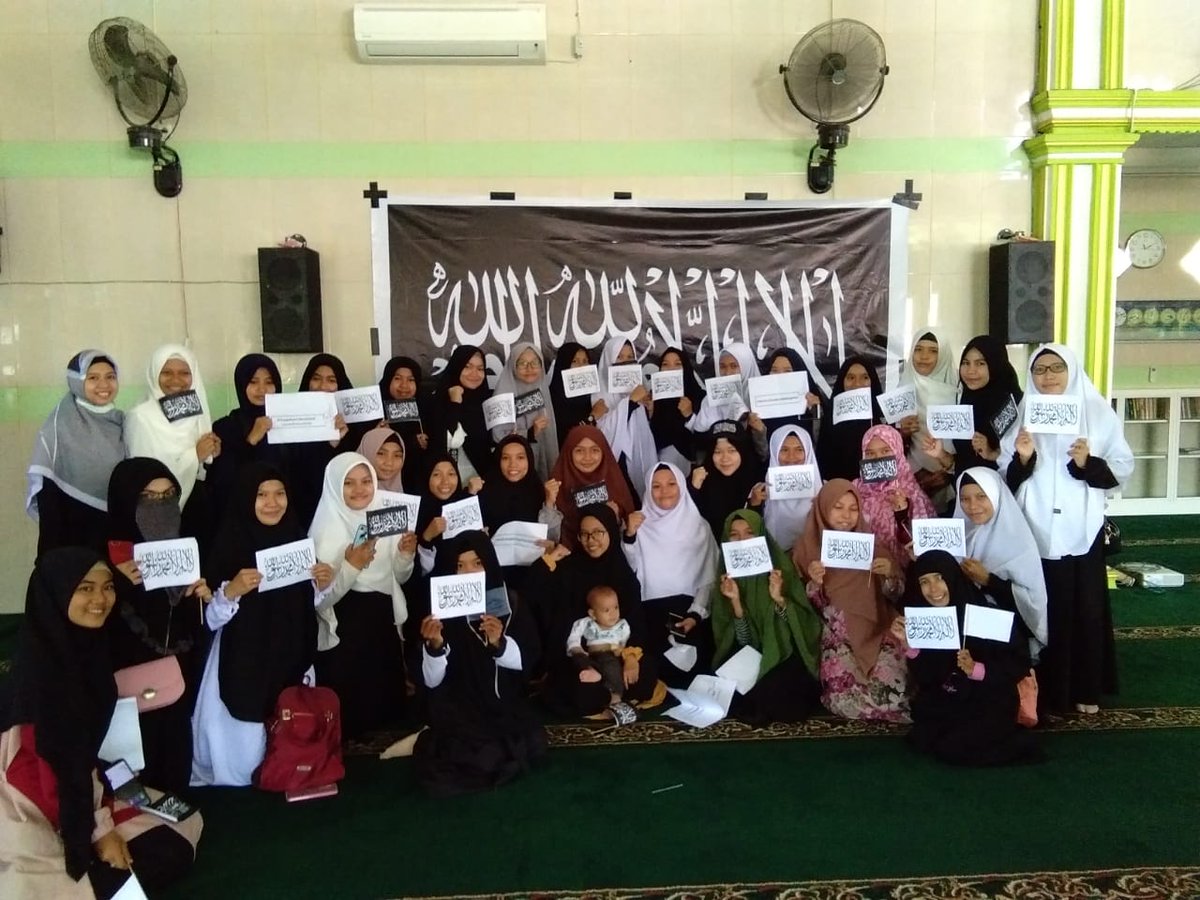 brismatik's tweet photo. #Muharram1441HPalu
#HijrahMenujuSyariahKaffah
#HijrahSelamatkanIndonesia
#TinggalkanLiberalismeLawanKomunisme
#WeAreTheWorldKHILAFAH https://t.co/qmj3BHU9NG