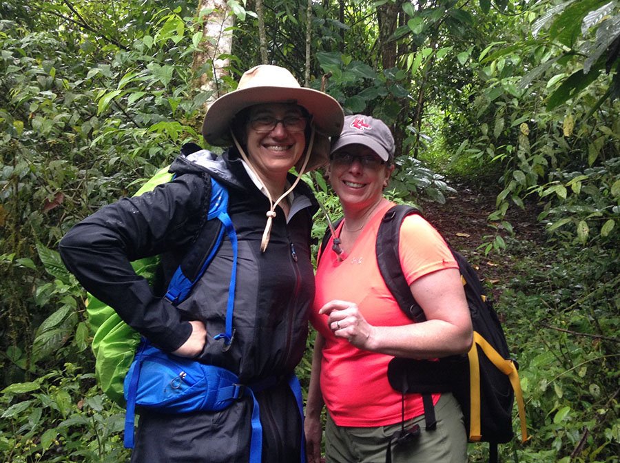 Enter in our  @NSF_BIO  #ResearchExperienceforTeachers supplement. High school teachers Barbara Dorritie and  @tammy_fay12 spent their Spring Break with us in Ecuador collecting leaf litter samples to test their students' hypotheses. 5/8