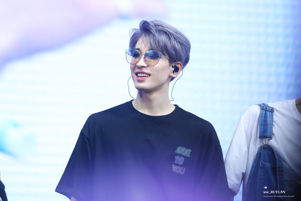 STILL CAN’T BELIEVE HIS HAIR HAD BEEN PURPLE FOR THIS LONG LIKE WOW WTF IM CRYING I LOVE HIM, I LOVE HIM SO MUCH I CANT EVEN WOW MAYBE I’LL *** *** ***