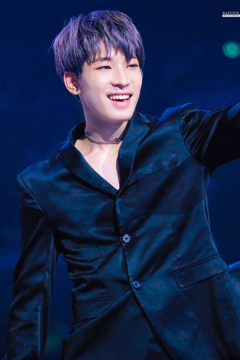 STILL CAN’T BELIEVE HIS HAIR HAD BEEN PURPLE FOR THIS LONG LIKE WOW WTF IM CRYING I LOVE HIM, I LOVE HIM SO MUCH I CANT EVEN WOW MAYBE I’LL *** *** ***