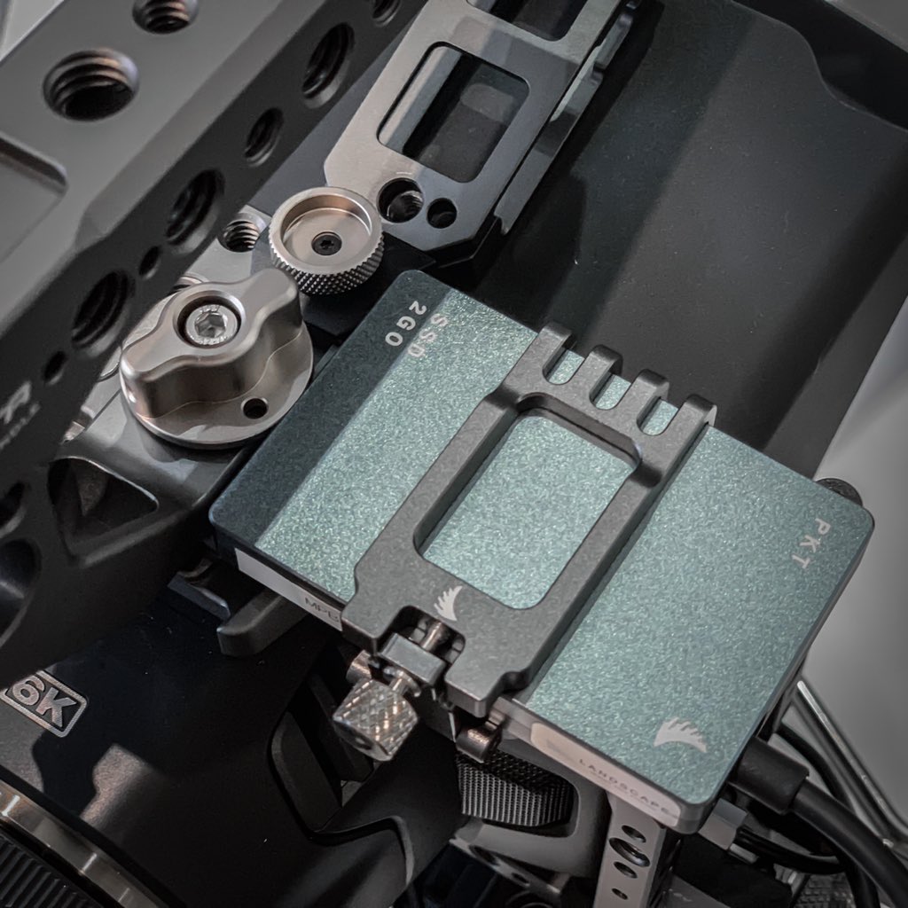 landscape_jpn's tweet photo. Angelbird SSD2GO Mounting Bracket!ホールド感抜群です!
#angelbird #SSD2GO #MountingBracket #bmpcc #bmpcc4k #bmpcc6k #blackmagic #SSD #SSDホルダー https://t.co/iDlzloGgpt