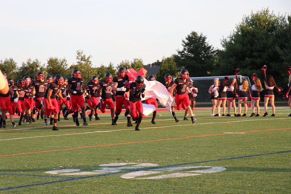 ASHSCavaliers's tweet photo. Spalding Football wins their first game of the season at Home! #GoCavs #RedOut #Spalding #RowdyRed https://t.co/E9TTV2NNky
