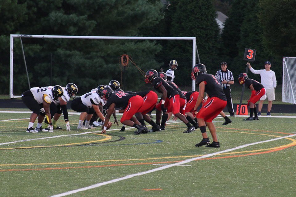 ASHSCavaliers's tweet photo. Spalding Football wins their first game of the season at Home! #GoCavs #RedOut #Spalding #RowdyRed https://t.co/BQNkUv13no