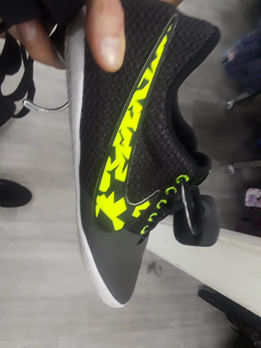 grow_andrew's tweet photo. @itadoriyuuji I know they're not Jordan's but check these ouut https://t.co/YKHbh4cLlj