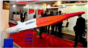 Visitor8Planet's tweet photo. BrahMos Aerospace is already planning to seek permission from India & Russia for starting work on extending the range of #BrahMos to 800km
Development of the #HypersonicBrahmos cruise missile is already taking place
Speed>Mach 4
Range: 290km
#BrahmosII https://t.co/KBzjEziSli