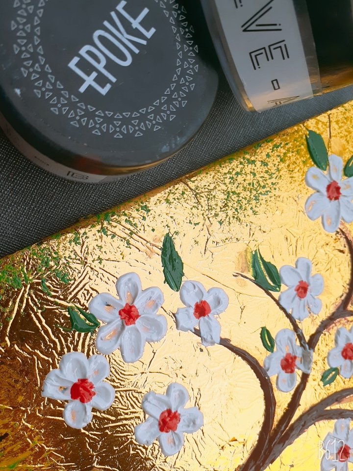 ShipraCreation's tweet photo. Textures created with fingers and a stick. Evolve testing done correctly. The newly launched product by #fortunechemie which helps creating 3D effects and goes with almost all surfaces. #epoke #epokeartepoxyresin #epokepok #evolve #epokeevolve #gold #goldleaf #goldleafart https://t.co/tNMCkiZEEV