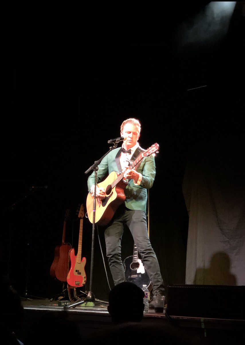 ShellBethRose's tweet image. Thanks to @ThisIsRobThomas for always having excellent performers with him! And such a nice guy too. @christrapper