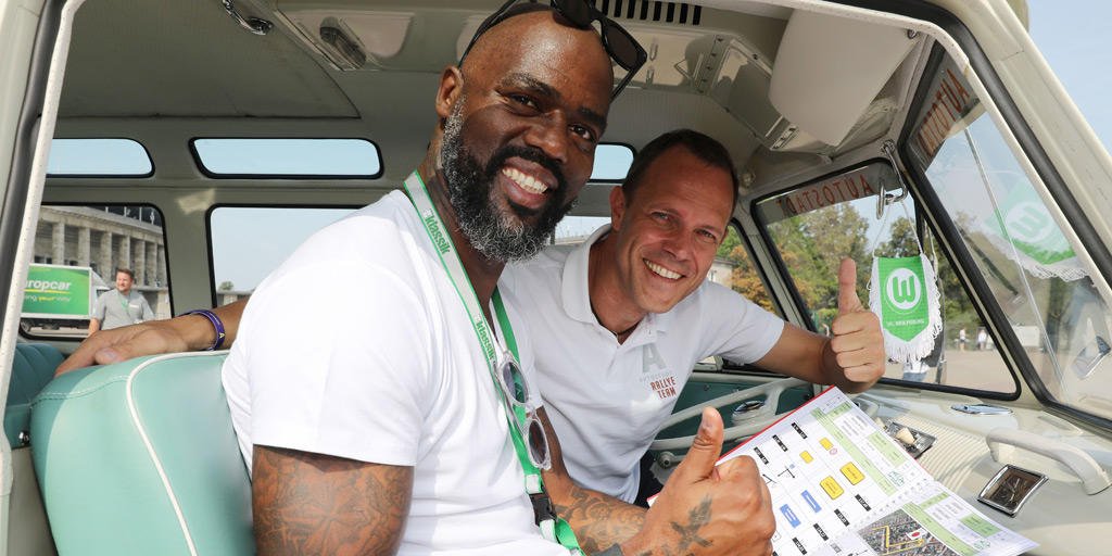 Autostadt's tweet photo. Startklar für die letzte Etappe! Wir wünschen allen Teams der #HamburgBerlinKlassik einen erfolgreichen Rallyetag und jede Menge Spaß! @Graffa23 @VfL_Wolfsburg @autobild #hbklive https://t.co/XFQuW97d9N