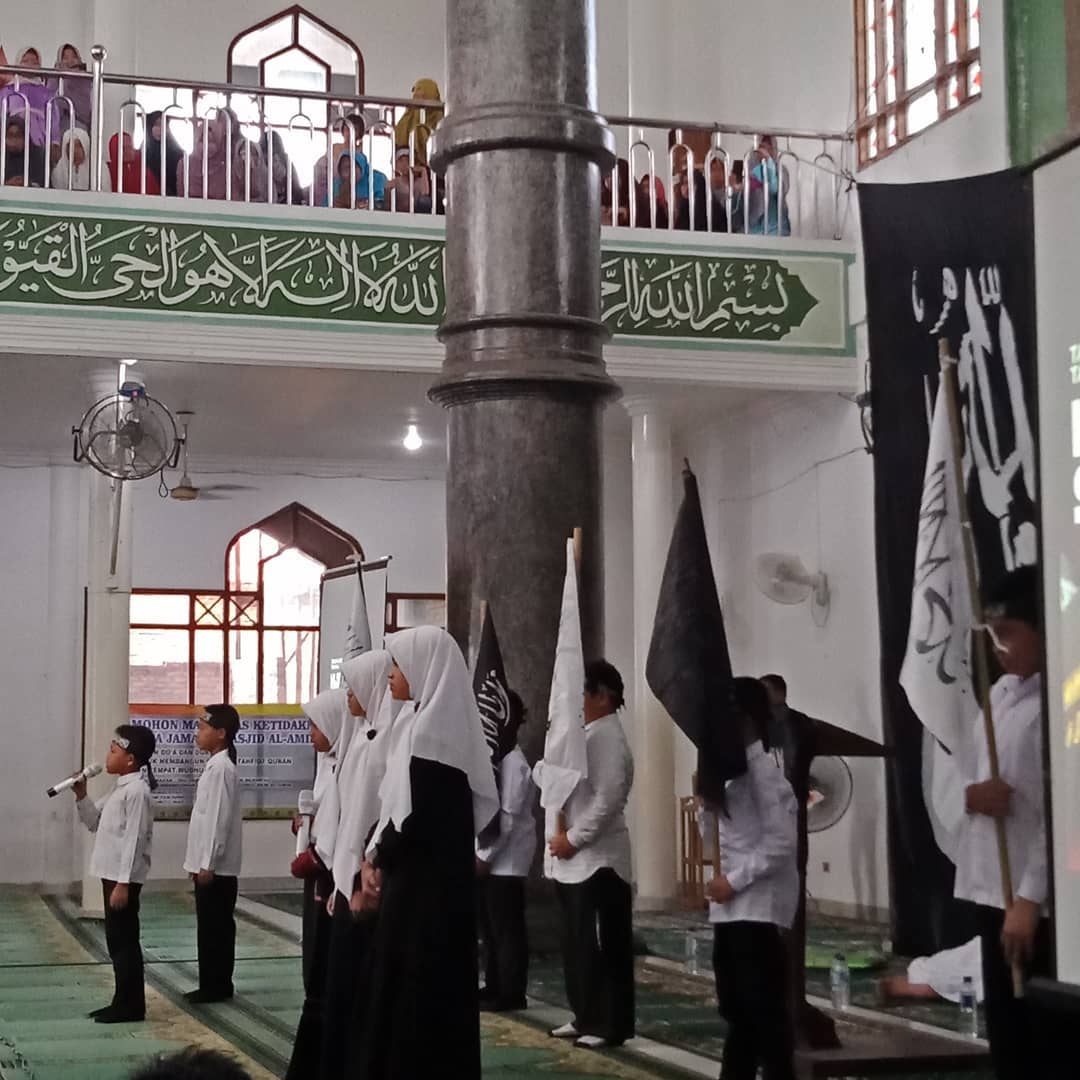 nisa_adis's tweet photo. Komunisme sudah terbukti melakukan Makar di Negeri ini #TinggalkanLiberalismeLawanKomunisme #HijrahMenujuSyariahKaffah #WeAreTheWorldKHILAFAH #HijrahSelamatkanIndonesia #TinggalkanLiberalismeLawanKomunisme #CTT5 https://t.co/gJzR5PrEsS