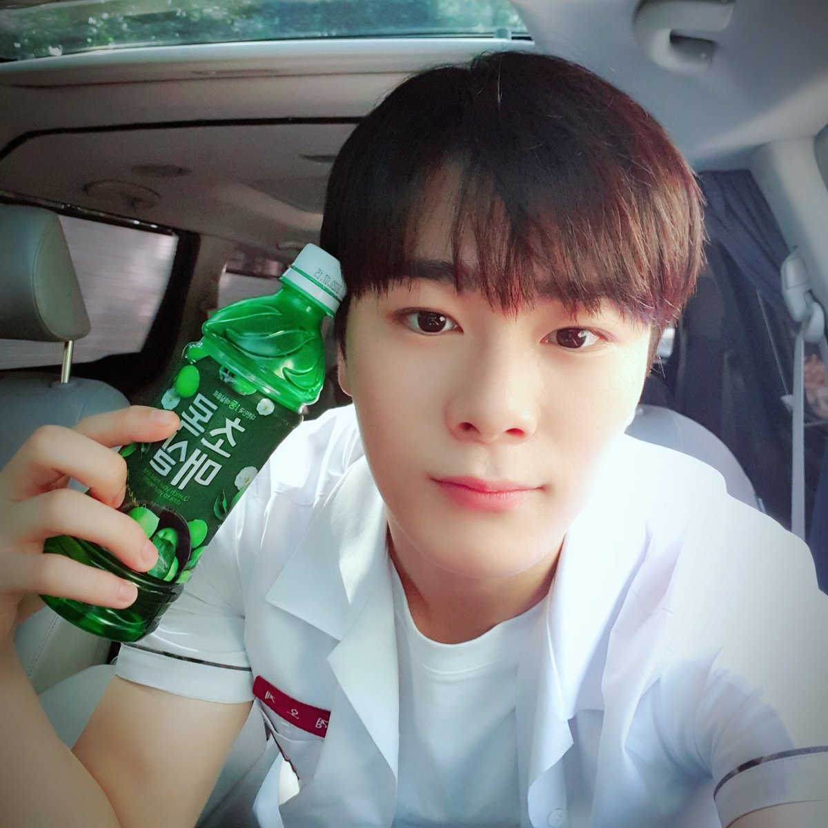 Мун бин умер. Moonbin. Мунбин корейский певец. Moonbin Astro. Мунбин смерть.