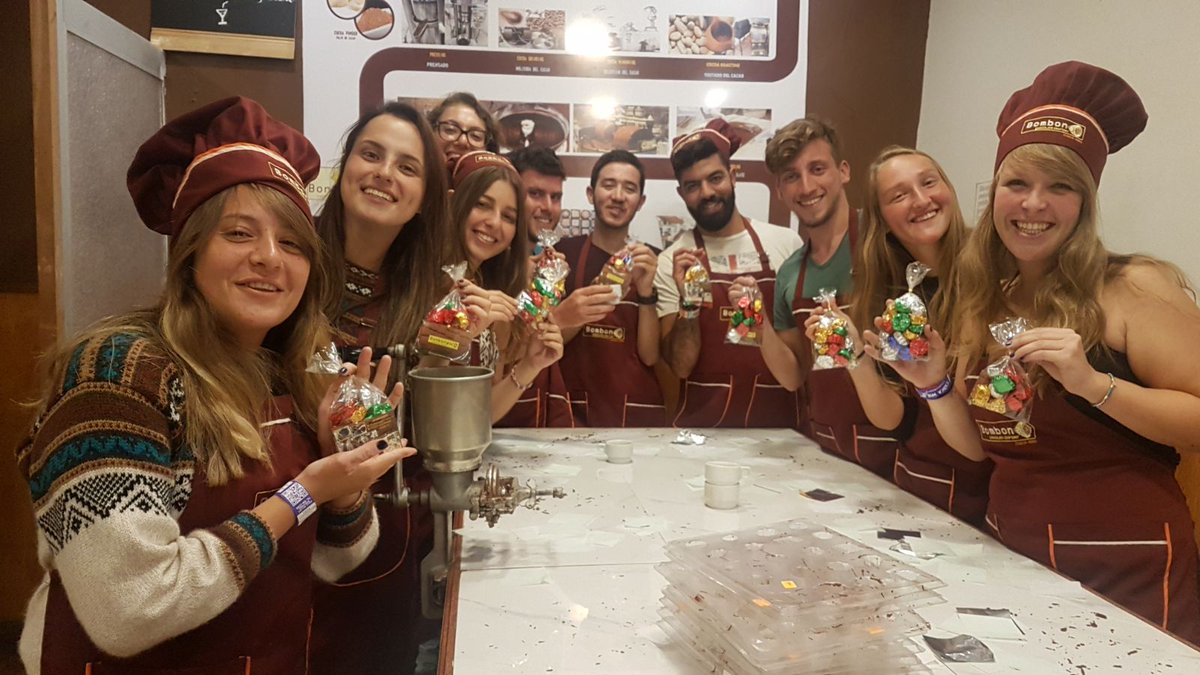 ClassesPeruvian's tweet photo. Want To Learn How to Make Chocolate? Then Join the Peruvian #CookingClasses, in which The class begins by making the #Peruvian national cocktail.

1st. workshop at 11:30 A.M. - 13:30.
Price per person S/.75 soles or $ 25 USD
Visit now for More Information https://t.co/0zr5YLImXT https://t.co/uPqIKTlJFV