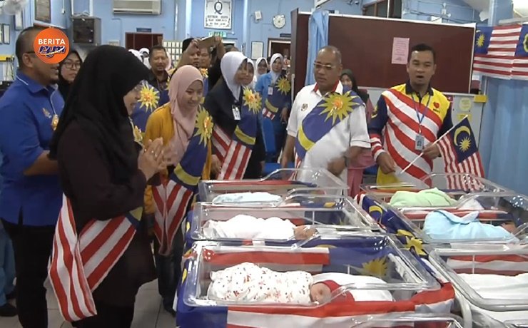 beritartm's tweet photo. 31 Ogos - 5 bayi Merdeka lahir di HRPZ2 : Hospital adakan sambutan teruskan tradisi tahunan
https://t.co/Fm0ubBllIc
#BeritaRTM #RTM #SayangiMalaysiaku #MalaysiaBersih #BayiMerdeka #Kelantan https://t.co/PUwLGbZcLt