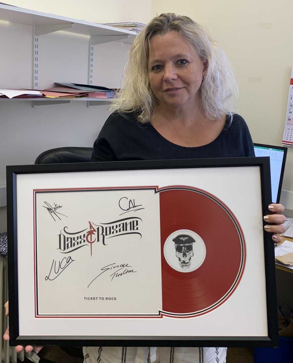 easyframeUK's tweet image. It’s lovely to see your customers face when you hand over the finished item. It’s even more of a pleasure when it’s your rock chick wife @MrsJoZanna Here’s a red vinyl record and sleeve by @DaxxRoxane Framed in @4wallsbyLJUK moulding. I think she was pleased 🤘🏻#pictureframing