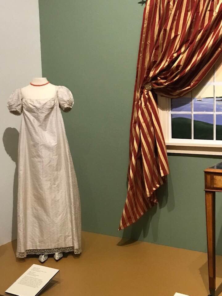 SilkDamask's tweet photo. For your planner: Only 2 more days to visit the βCraft & Comfortβ exhibit @DyerLibSacoMus on view through 1st Sept. #delightful #delicious #neoclassical #gown c1810-20 #patternwovensilk w/#netlace; probably worn in #Maine @visitmaine https://t.co/lY8w1gDX4j