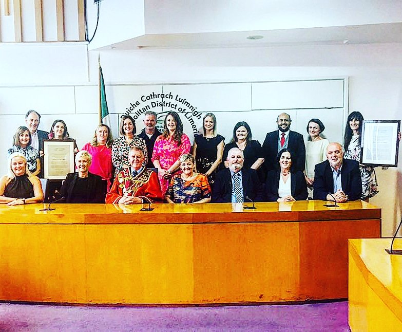 elmusharaf1's tweet photo. Mayor of Limerick City and Co Cllr Michael Sheehan @LimerickCouncil honours the @learningforliv1 #LearningForLivesGhana team from @UL and @ULHospitals at a mayoral reception for their life saving skills training missions in #Ghana https://t.co/umlSJZAluJ