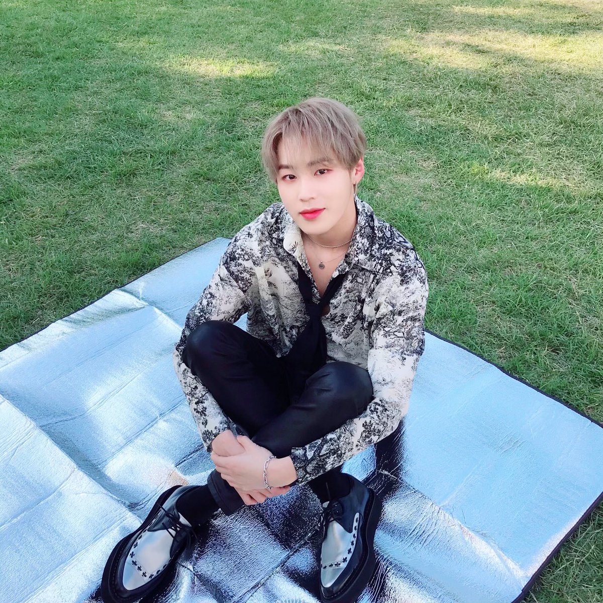 HSW_officialtwt's tweet photo. [☁]

하늘과 구름이 너무나도 예뻤던 Someday Festival
오늘도 하늘과 함께해서 행복했던 구르미🌟
주말 잘 보내세요💜

#하성운
#HASUNGWOON https://t.co/MKQXSTaIyf