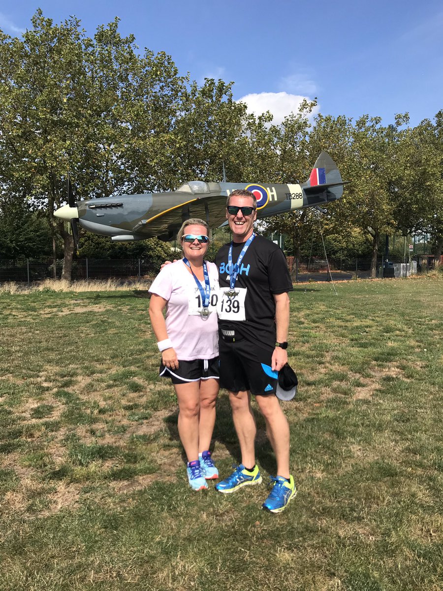 Spitfire 10k in the bag 💪🏻🏃‍♀️🏃‍♂️running to commemorate #spitfire battle of Britain pilots <a href="/RoyalAirForce/">Royal Air Force</a> museum #rafhendon <a href="/dsw744/">David Walker</a>