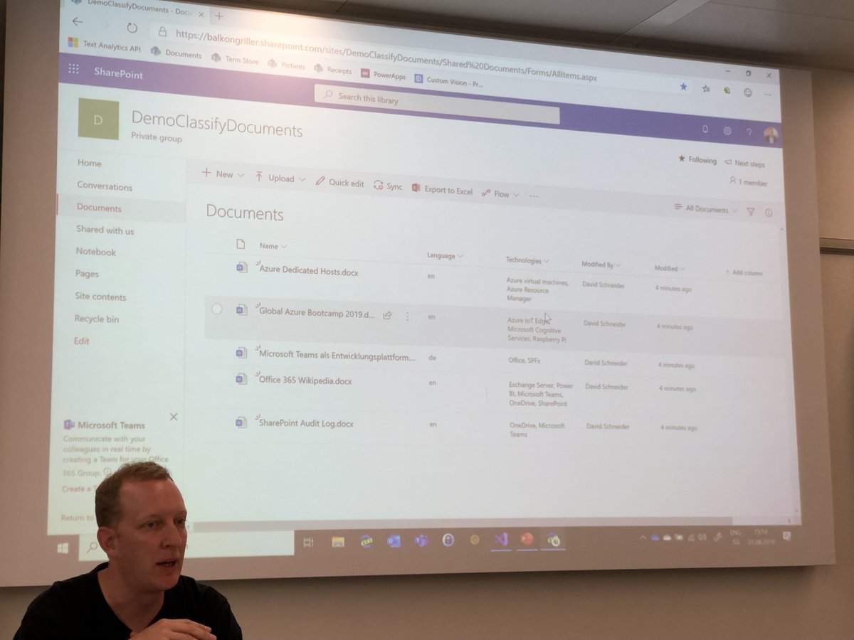 gruering's tweet photo. Automatically classify documents with #Azure #TextAnalytics #SharePoint #Termstore at #SPSCentralEurope #SPSCE with @fiddi https://t.co/6MJZGqARk4
