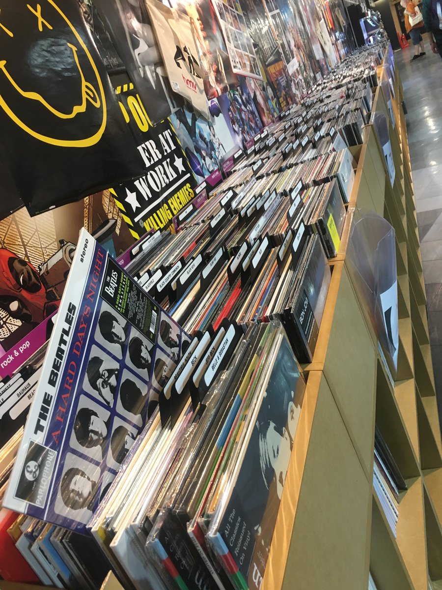 jhow_maddy_2014's tweet photo. HMV’s time machine... takes you back to how we bought music 40 years ago https://t.co/lnjUrdsa4H