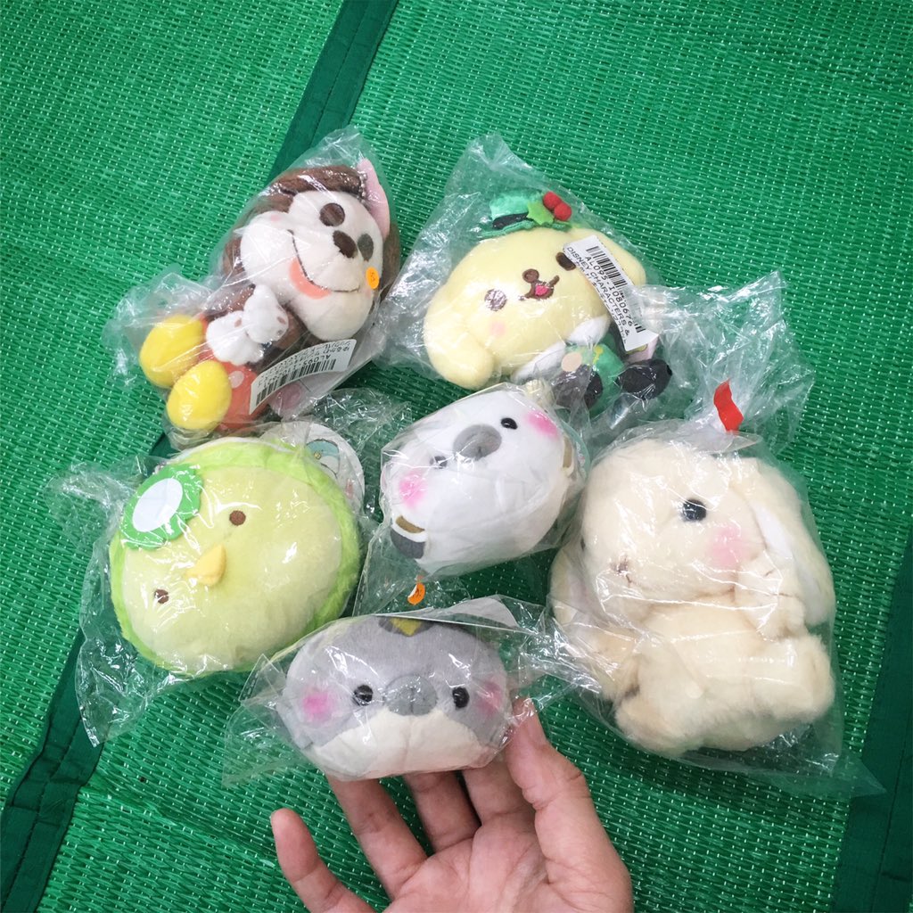 14_mollo's tweet photo. ของครึ่งนึงในร้านมาจากตู้คีบ มือ 1 ด้วย เลยมีคนขอเคล็ดลับว่าคีบยังไงให้ได้ เราเลยบอกไปว่า “เล่นตู้ที่มันจะร่วง ไม่ใช่เล่นตู้ที่เราอยากได้” 😂😂😂😂 เลยเหลือมาขายบานเลยเนี่ย #lovelytomeetyou2 ร้าน #Mollo บูธ 14 @10artmarket https://t.co/8AWnQJwvu7