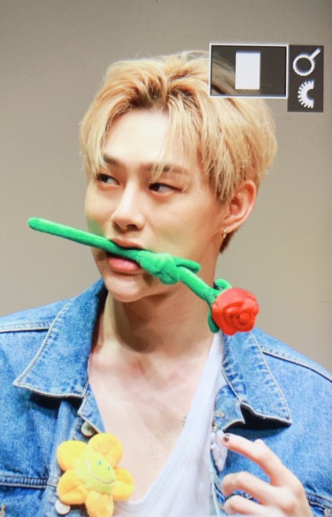 theSpotlight_97's tweet photo. 190831 #권현빈 #VIINI
▼
🐘🔫🌹 https://t.co/I6z1Wor508