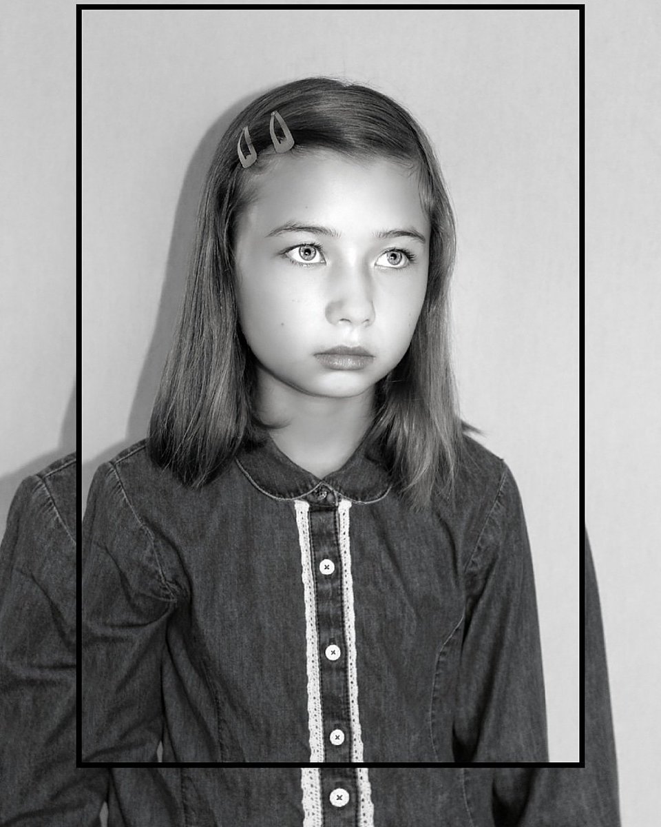 TwinsLilly's tweet photo. Love this picture of lilly taken by star_performance_photography 😍 has real depth to to it 🖤 #blackandwhite #blackandwhitephotography #model #childmodel #beautiful #beauty #modelling #london #fashion #style https://t.co/0cgBtDaN95
