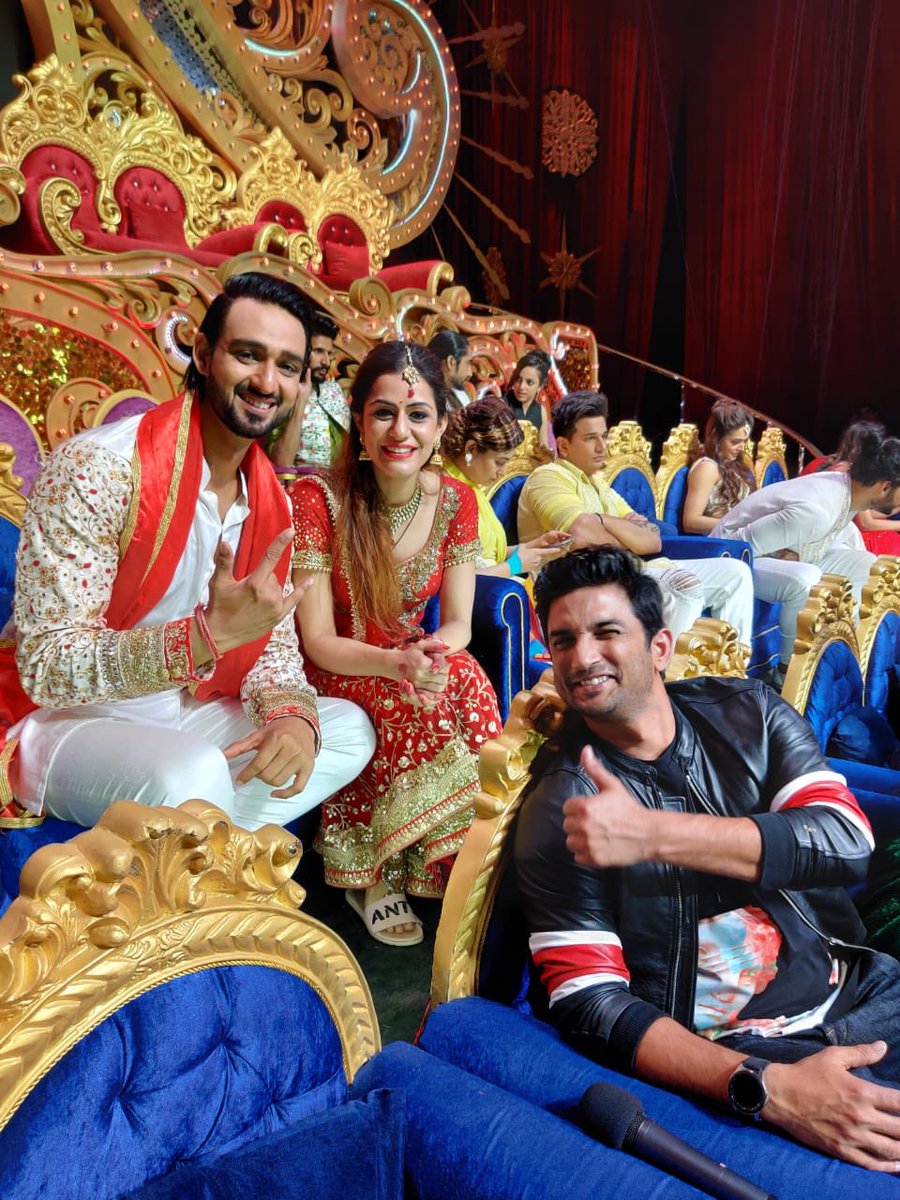 With the man instagram.com/p/B10Z5yQpFtl/… <a href="/itsSSR/">Sushant Singh Rajput</a>