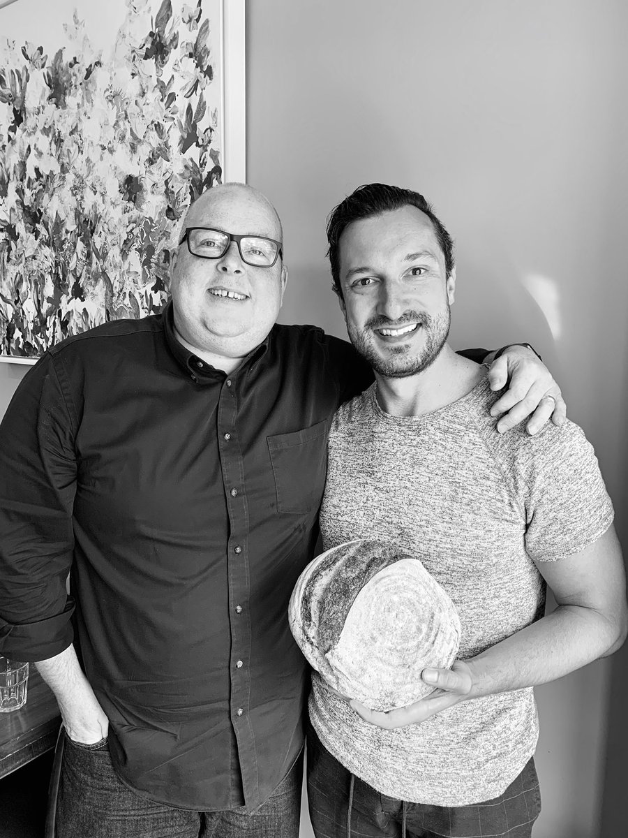 Cluckmuckcook's tweet photo. Guess who I bumped into today ;-) @jeremiahbakes from #thegreatamericanbakingshow and @FLOURHOURpod . Lucky I had a #sourdough loaf in my pocket. 🤣🤣🤣 He is a fellow bread lover and awesome baker, give him a follow along along with his co host @amandaefaber . #gbbo #GBBO2019 https://t.co/6nzQkZNd3p